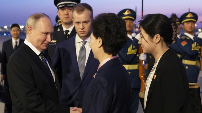 Presiden Rusia tiba di Beijing, China, pada Kamis (16/5) siang waktu setempat, dalam rangka pertemuan dengan Presiden Xi Jinping.