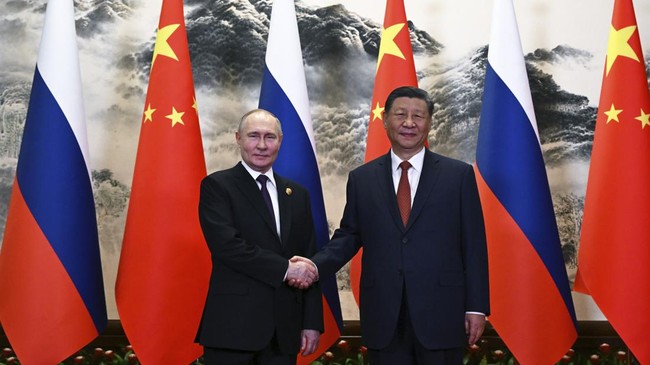 FOTO: 'Kemesraan' 2 Pemimpin Negara Raksasa Xi Jinping-Putin