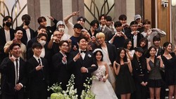 Potret Member SEVENTEEN Kondangan ke Pernikahan Staf Pledis Entertainment