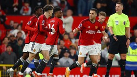 FOTO: MU Tutup Laga Terakhir di Old Trafford dengan Manis