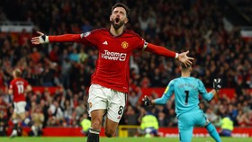 Ronaldo Disebut Ingin Bajak Bruno Fernandes dari MU