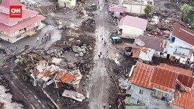 VIDEO: Bukik Batabuah Luluh Lantak Diterjang Banjir Bandang dari Udara