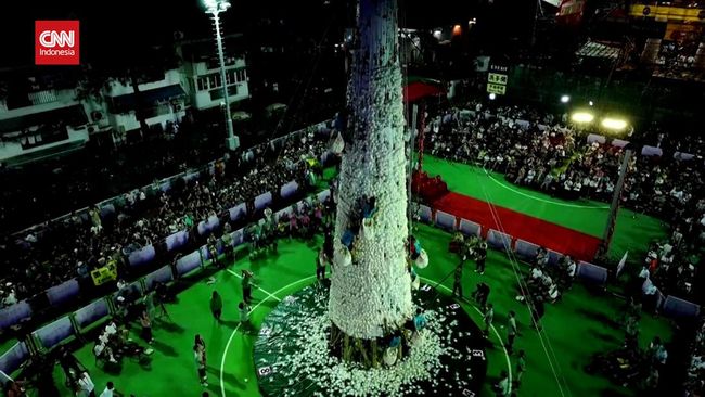 Lomba dan Panjat Menara Ramaikan Festival Roti Bun di Hong Kong