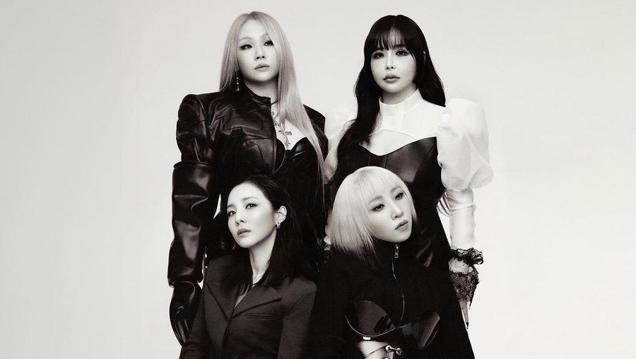 CL, Minzy, Dara, dan Bom dari 2NE1 kumpul merayakan ulang tahun debut mereka yang ke-15.