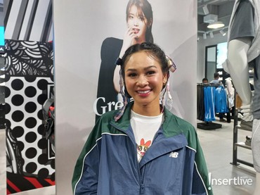 Punya Koleksi Sepatu, Andien Tetap Biasakan untuk Nyeker