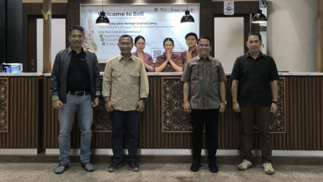 BPD Bali membuka jasa pembayaran retribusi visitor asing di Terminal Kedatangan Internasional Bandara Internasional Ngurah Rai, Bali.