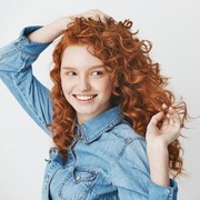 7 Inspirasi Styling Rambut Keriting, Siap-siap Makin Cute Deh!