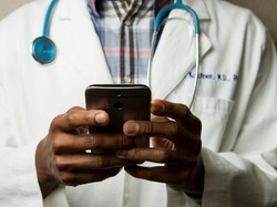 Tren Digitalisasi Kesehatan, Mudahkan Pasien hingga Dokter Cek Rekam Medis