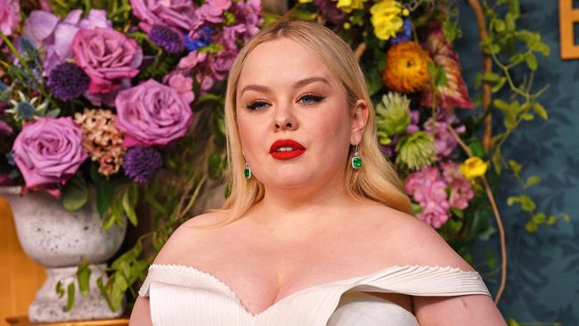 Setelah merilis Bridgerton season 3, Nicola Coughlan terus aktif menyerukan dukungan kepada Palestina melalui media sosialnya.