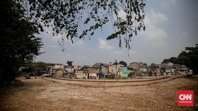 FOTO: Pelebaran Sungai Ciliwung di Rawajati