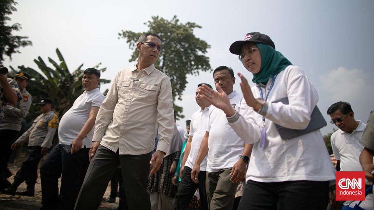 FOTO: Pelebaran Sungai Ciliwung di Rawajati