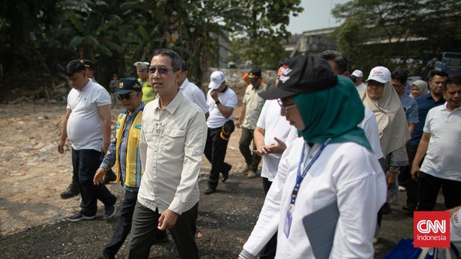 Pj Gubernur DKI Jakarta menyebut tetap banyak kandidat cagub DKI nan lebih bagus dari dirinya. Namun dia memberi jawaban berbeda ketika ditanya restu Jokowi.