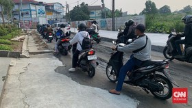 Perbaikan Jalan Maruga Raya Tangsel Bikin Macet, Target Rampung Besok