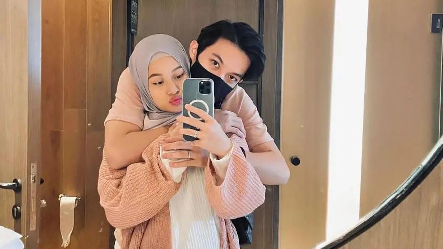 Potret Dinda Hauw dan Rey Mbayang