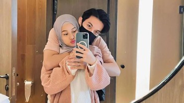 img-title Rey Mbayang Akui Sempat Retak dengan Dinda Hauw, Inikah Penyebabnya?