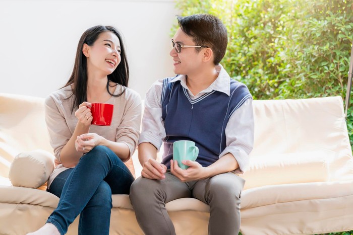 4 Zodiak Butuh Pasangan Jadi Pendengar yang Baik