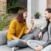 Si Paling Suka Curhat! 4 Zodiak Ini Butuh Pasangan yang Bisa Jadi Pendengar yang Baik
