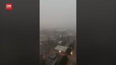 VIDEO: Badai Hantam Houston, Kaca Gedung Tinggi Berjatuhan
