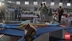FOTO: Adu Canggih Robot Made in Indonesia di Padepokan Silat TMII