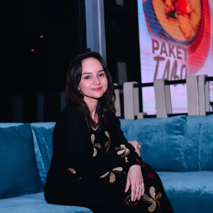 <p>Angelica Simperler memiliki wajah blasteran yang cantik dan manis. Ternyata, perempuan kelahiran Jakarta ini mewarisi darah Austria dan Mongolia dari ayahnya. (Foto: Instagram @angelicasimp.new)</p>