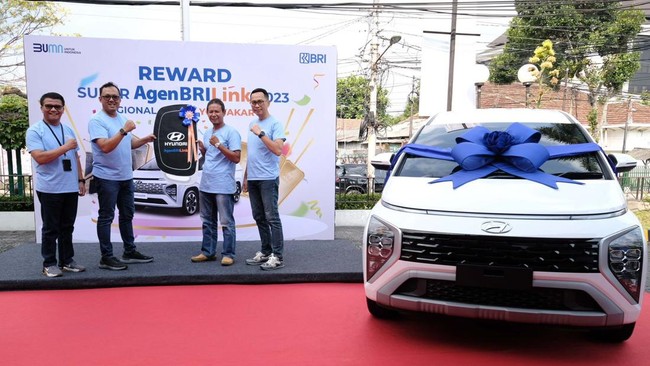 BRI memberi apresiasi berupa 1 unit mobil kepada seorang AgenBRILink nan paling berprestasi di Wilayah Regional Office Yogyakarta pada awal Mei lalu.