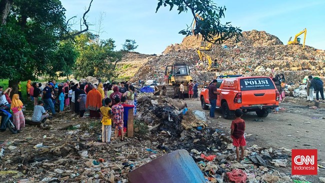 Jasad anak wanita nan tetap balita ditemukan meninggal tertimbun sampah di tempat pembuangan akhir (TPA) Tamanggapa, Makassar.