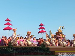 Tamu Delegasi WWF ke-10 Disambut Ritual Adat-Tarian Bali