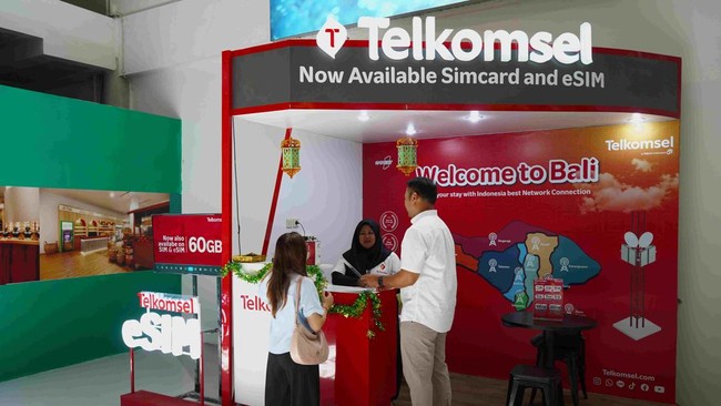 Tak hanya infrastruktur telekomunikasi, Telkomsel juga menyediakan beragam layanan inovatif saat gelaran World Water Forum 2024, termasuk eSIM.