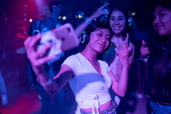 6 Alasan Menonton Konser Bisa Meningkatkan Kesehatan/Foto: Pexels/Martin Lopez Mengenal Post Concert Amnesia, 'Hilang Ingatan' Setelah Ngonser