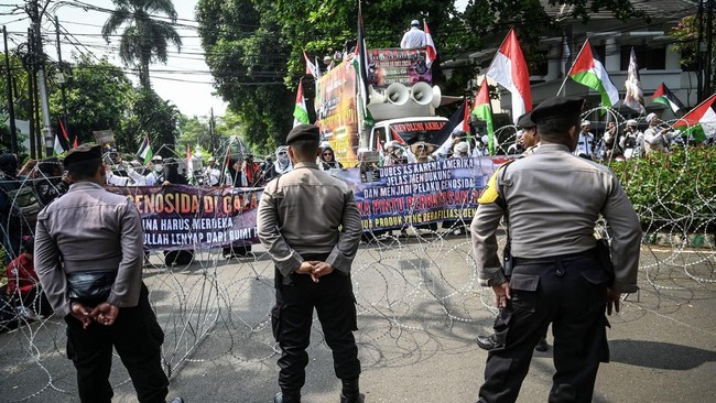 FOTO: Aksi Bela Palestina di Kedubes Mesir