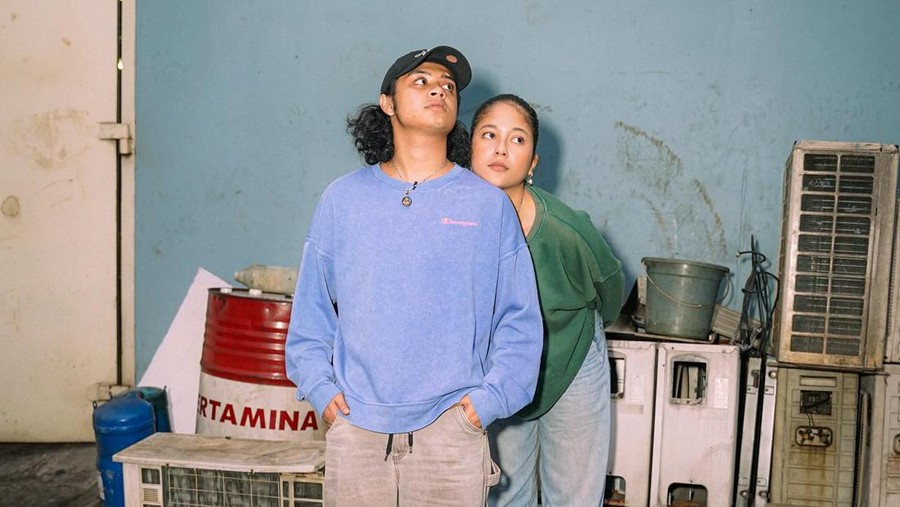 Bastian Steel dan Sitha Marino Bastian Steel dan Sitha Marino