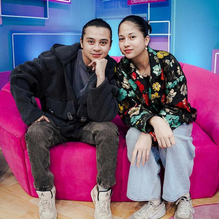 <p>Sebagai informasi, Bastian Steel dan Sitha Marino memang sudah cukup lama menjalin hubungan asmara, Bunda. Terhitung, sudah hampir empat tahun lamanya keduanya go public sebagai pasangan. (Foto: Instagram @sithamarino dan @bastiansteel)<br /><br /><br /></p>