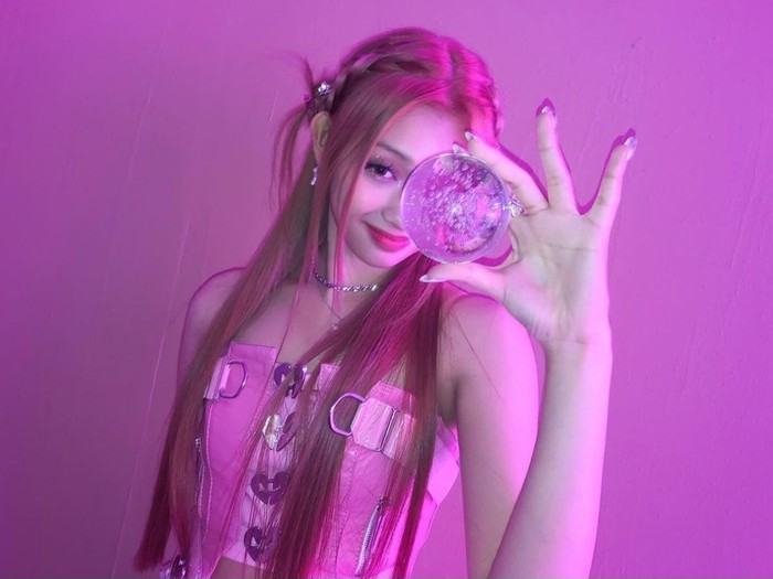 Gehlee hijrah ke Korea di usia muda untuk menjadi idol K-Pop dengan menjadi peserta Universe Ticket./ foto: instagram.com/unis_offcl