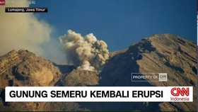 VIDEO: Gunung Semeru Kembali Erupsi