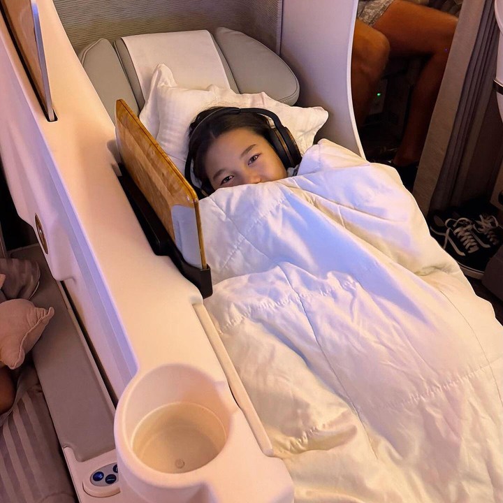 <p>Unggahan Jennifer telah mendapat lebih dari 58 ribu like serta 880 komentar. Di sana, netizen meninggalkan beragam reaksi. "Di balik mama yg strong terdapat suami yg mensuport mentalnya, suami yg sayang istrinya. Bismillah smoga bisa se strong mamajen," kata akun @poppy****.(Foto: Instagram @jenniferbachdim) <br /><br /><br /></p>