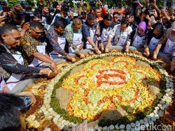 5 Hal Menarik tentang Festival Rujak Uleg Surabaya 2025