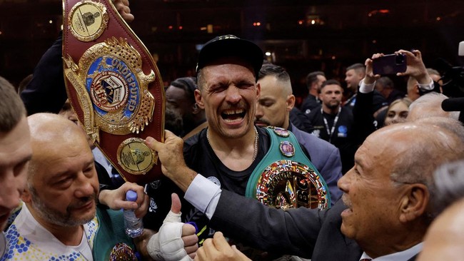 Satu Duel Lagi Setelah Lawan Dubois, Usyk Bakal Pensiun Petinju kelas berat Oleksandr Usyk mengisyaratkan bakal gantung sarung tinju setelah menuntaskan dua laga terakhir.