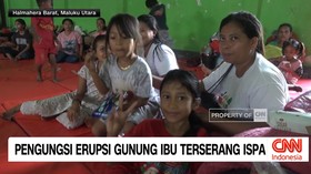 VIDEO: Pengungsi Erupsi Gunung Ibu Terserang ISPA.