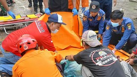 Jenazah Co-Pilot Mayor Purn Suwanda Dibawa ke Cirebon