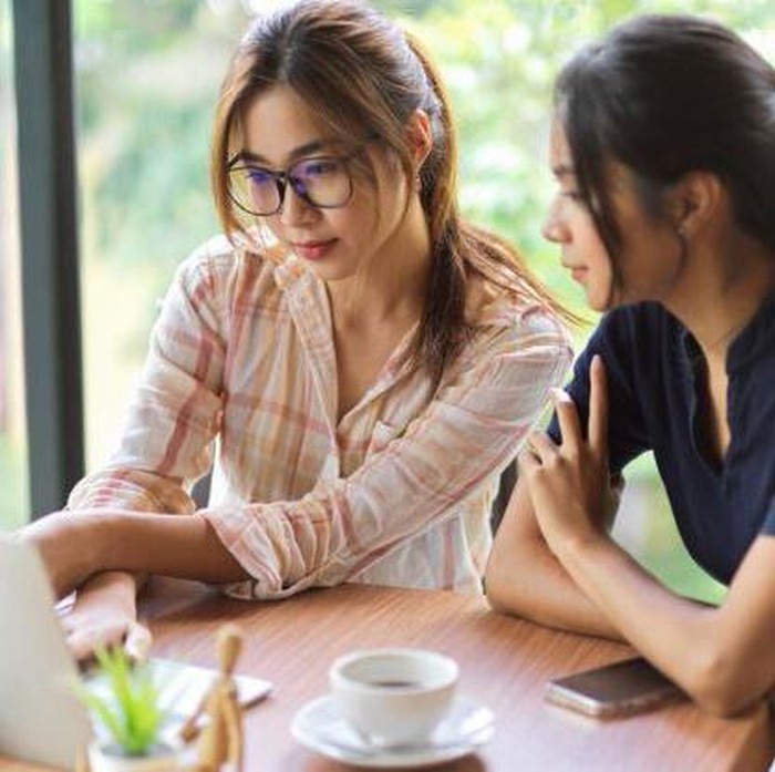 Stop Memotong Pembicaraan Orang, Coba Praktekkan Teknik 'Self Regulation' saat Berkomunikasi/Foto: Freepik.com/EyeEm