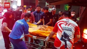 VIDEO: Tiga Jenazah Korban Pesawat Jatuh di BSD Tiba di RS Polri