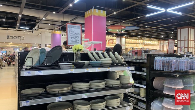 Aneka peralatan masak lagi diskon besar-besaran di Transmart Full Day Sale hari ini, Minggu (5/10).