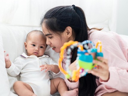 10 Perkembangan Bayi 3 Bulan Menuju 4 Bulan, Bunda Perlu Tahu
