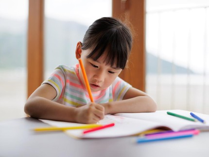 Umur Berapa Anak Bisa Menggambar dan Mewarnai?