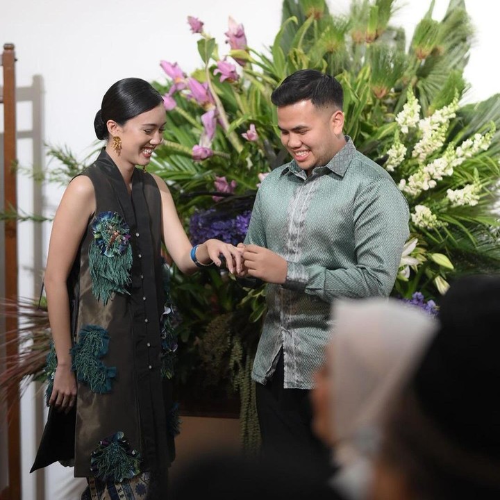 <p>Melalui akun Instagram pribadinya, Tora mengunggah beberapa momen lamaran putri sulungnya itu. Ia pun menuliskan caption menyentuh untuk Nabila dan calon menantunya. (Foto: Instagram@t_orasudi_ro)</p>