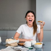 Kepribadian Seseorang Bisa Diketahui dari Cara Makannya, Kira-Kira Kamu yang Mana?