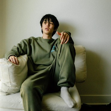 Sudah Tiba di Jakarta Untuk Konser, Momen Manis eaJ Park ke Fans Dipuji