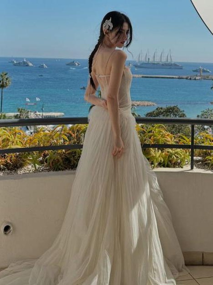 Sambil menunggu penayangan project Y, kamu bisa menantikan juga drama Korea Han So Hee yang dijadwalkan tayang tahun ini, yaitu Gyeongseong Creature 2./ Foto: instagram.com/xeesoxee