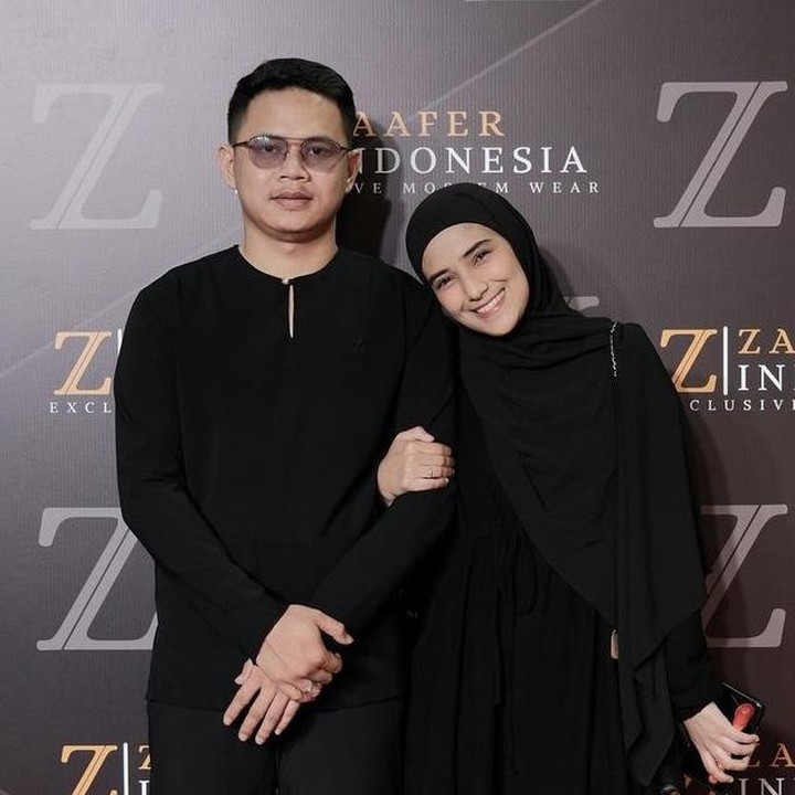 <p>Itulah potret Nadya Mustika yang kini sedang menjalani kehamilan. Tak lama lagi ia dan suaminya Iqbal Rosadi akan berbahagia menyambut kelahiran anak kedua. Semoga, Nadya diberikan kelancaran sampai persalinan ya. (Foto: Instagram @nadyamustikarahayu).</p>