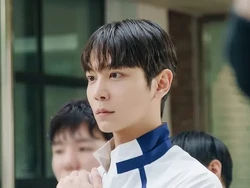 Bintang 'Lovely Runner' Disorot Usai Ketahuan Masuk Grup Chat Burning Sun